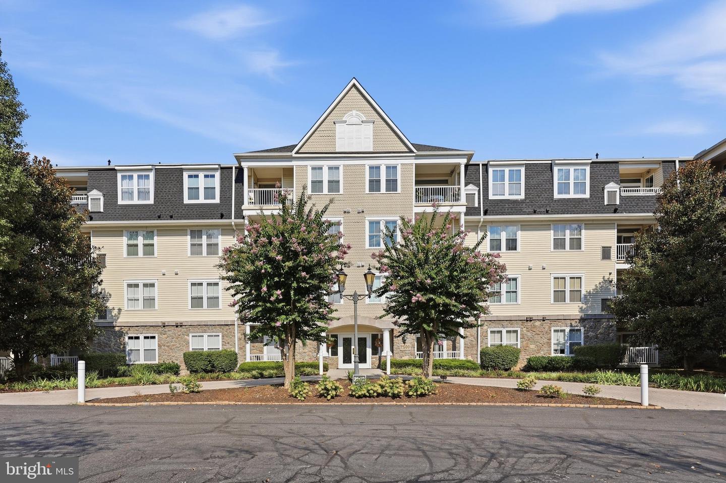 2500 Waterside Dr #316 — photo