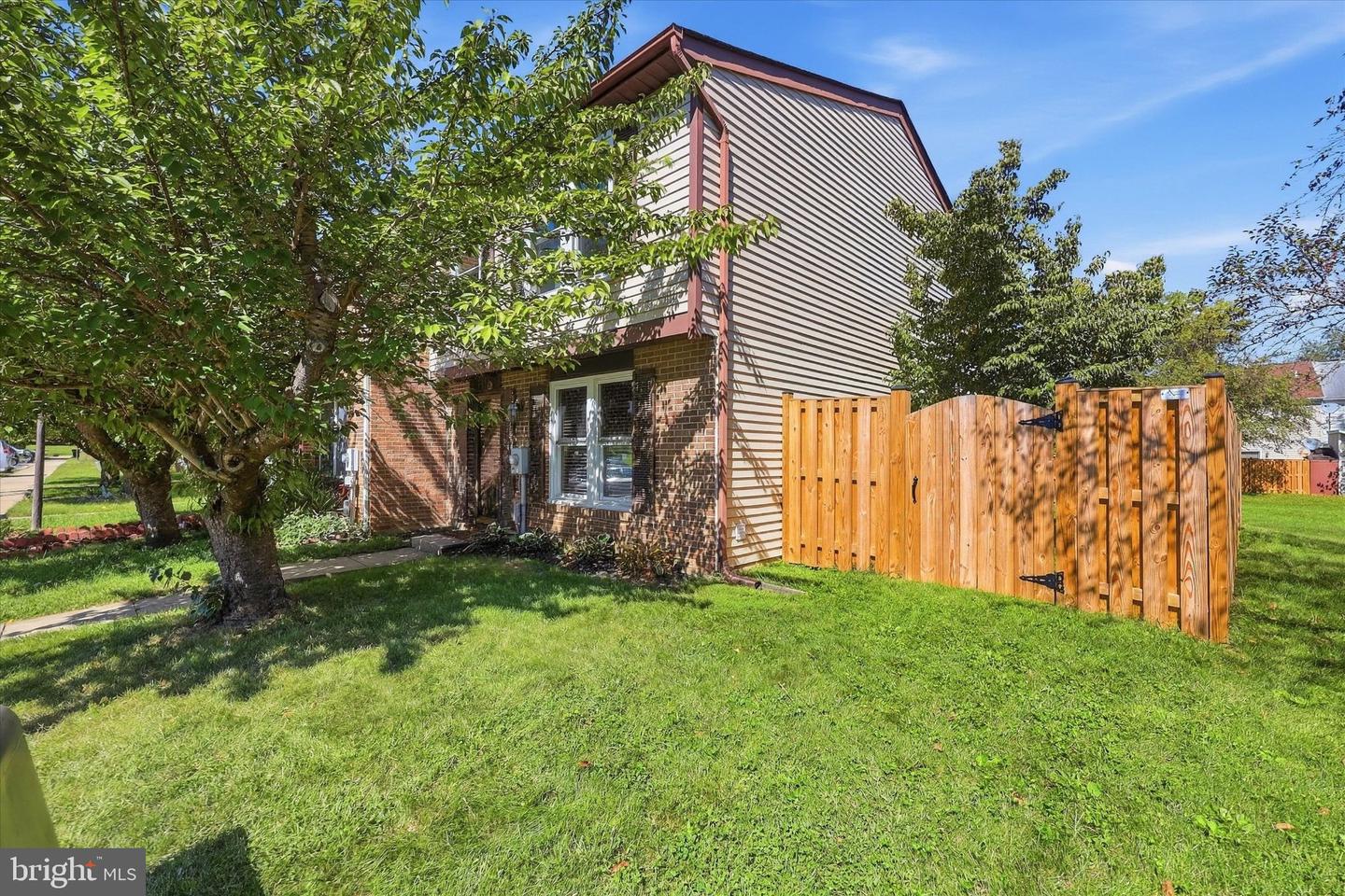 120 Sandalwood Ct — photo