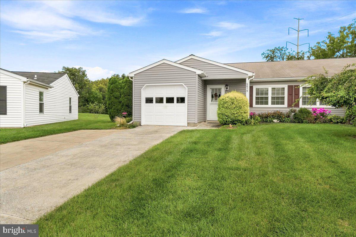 6879 Snowberry Ct — photo