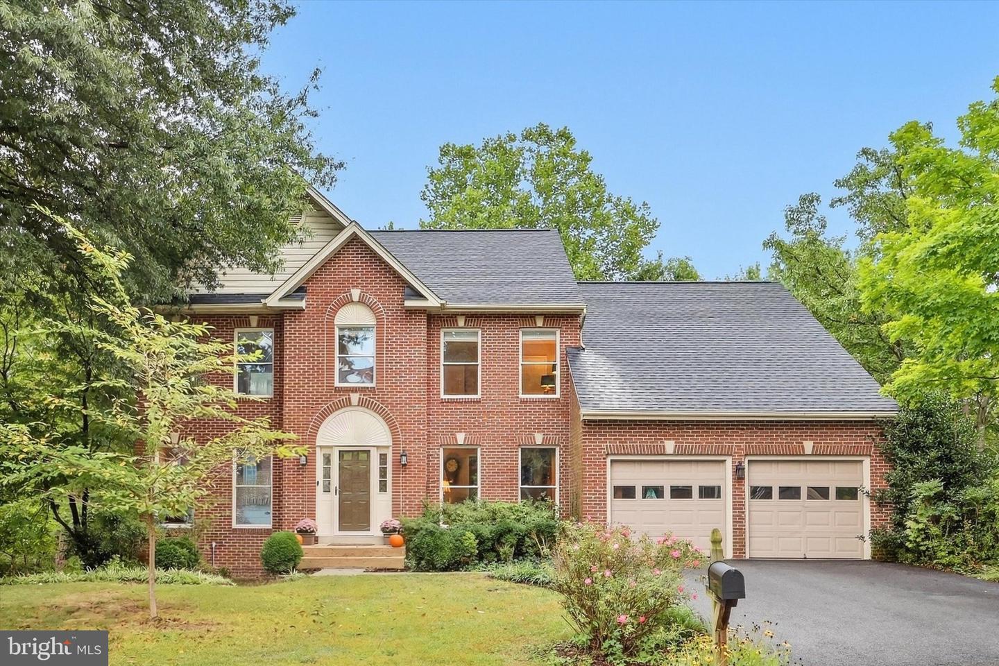 9005 Shadybrook Dr — photo