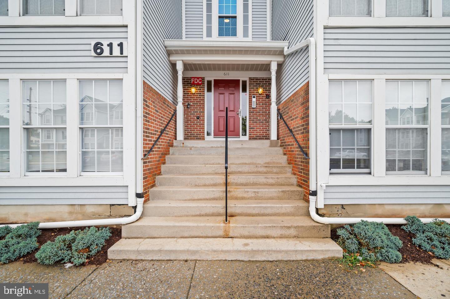 611 Himes Ave #109 — photo