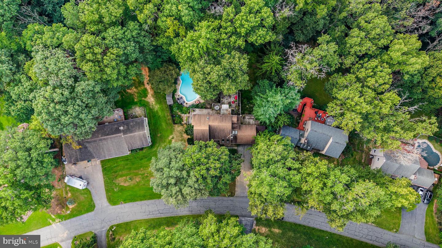 2716 Hillside Ct — photo