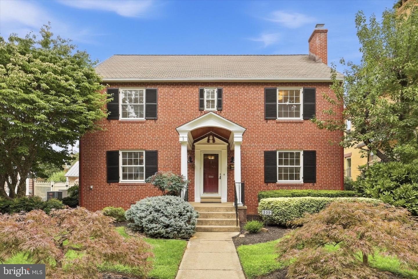 209 Rockwell Ter — photo
