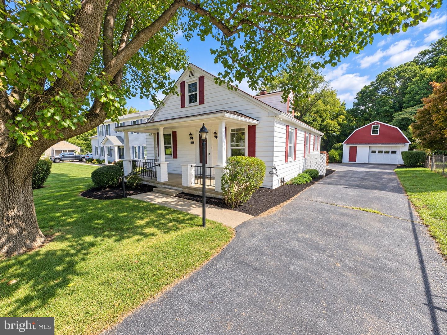 8921 Yellow Springs Rd — photo