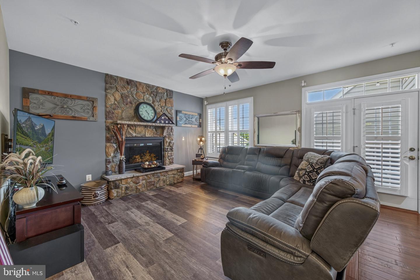 1424 Scheer St — photo