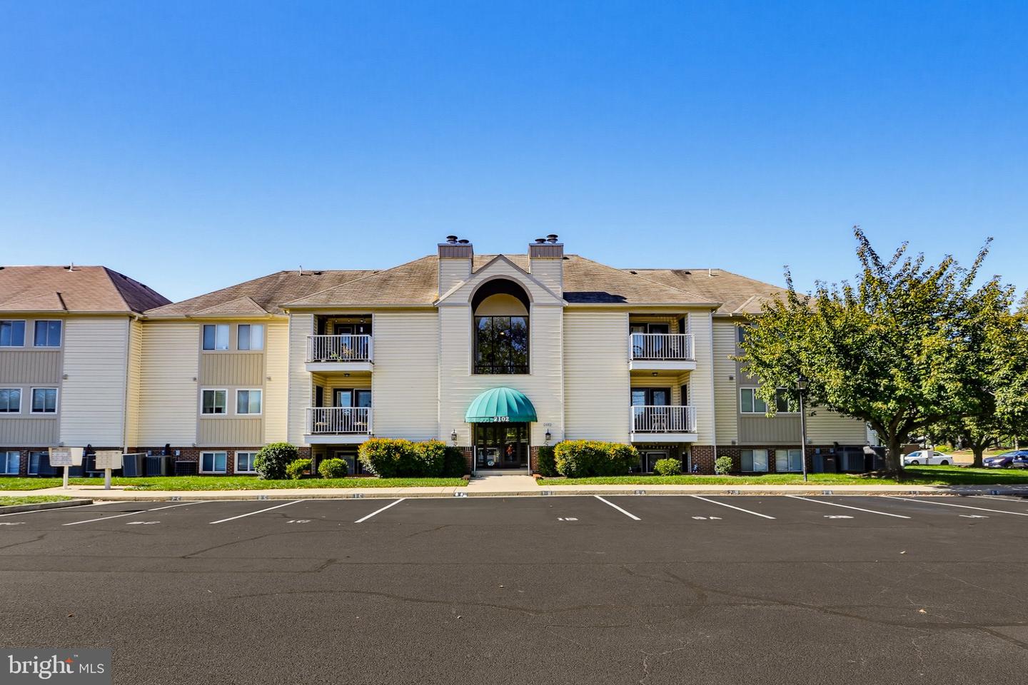 2102 Whitehall Rd #1C — photo
