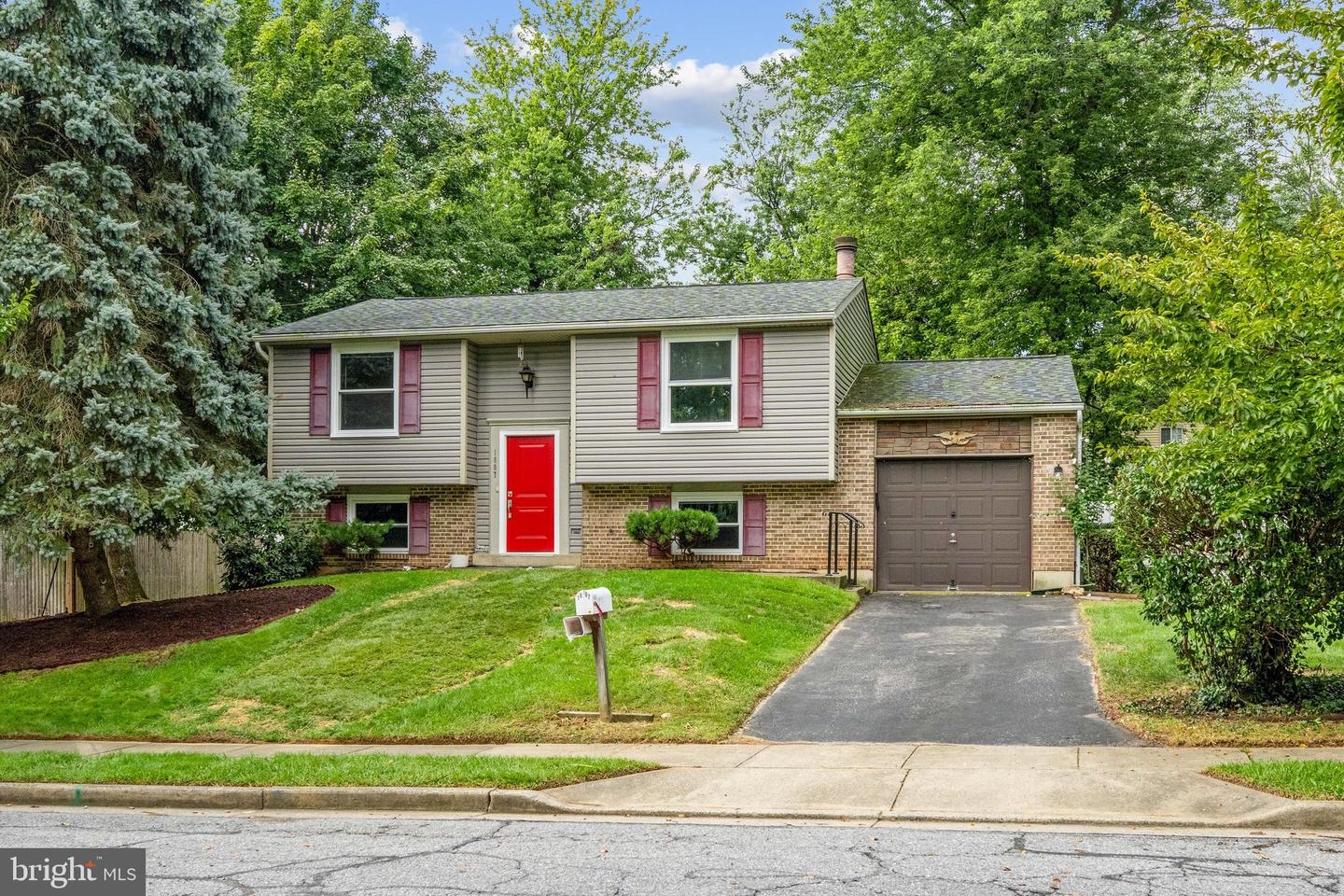 1807 Rustic Hill Ct — photo