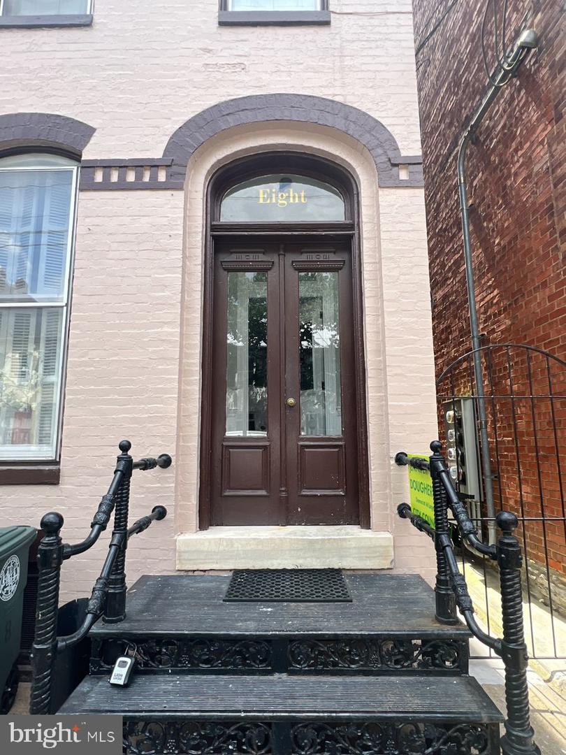 8 E 3rd St — photo