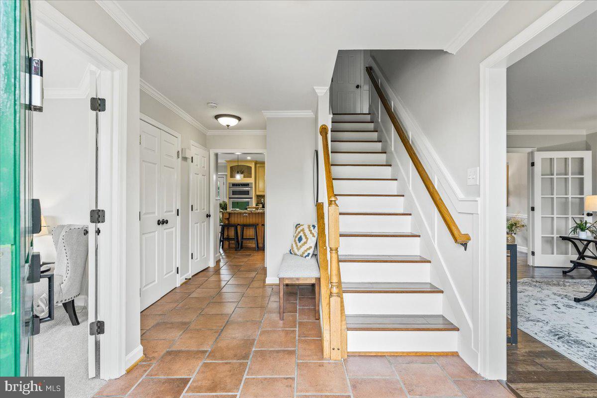 7035 Allington Manor Circle E, Frederick, MD 21703 — photo 2