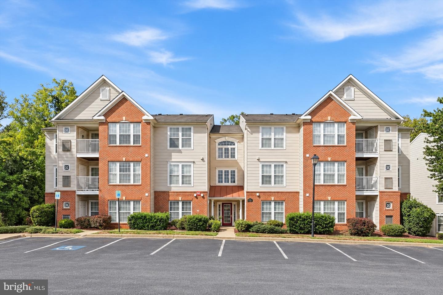 502 Bradley Ct #5G — photo