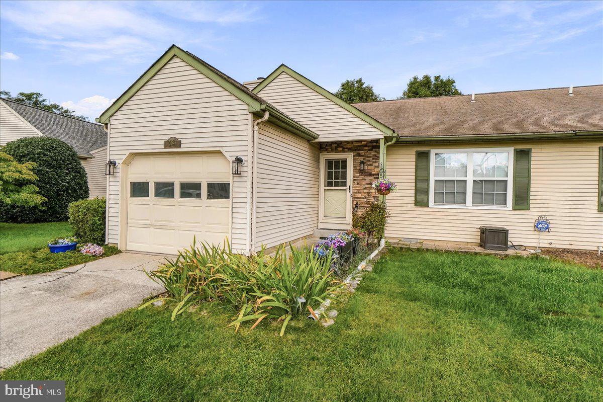 5594 Teakwood Ct — photo