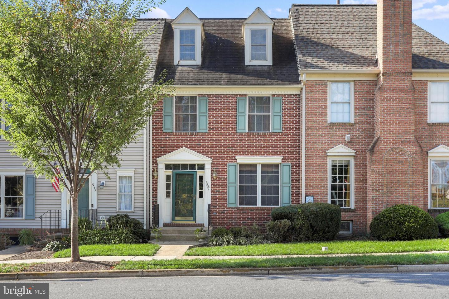 2537 Waterside Dr — photo