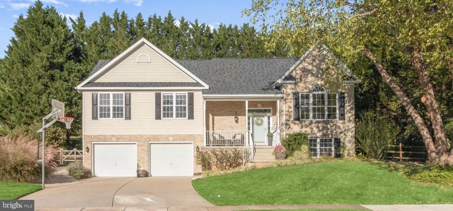 48 Ashley Way — photo