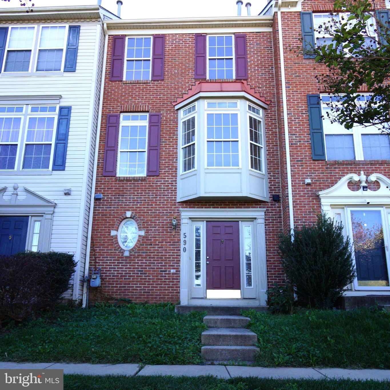 590 Eisenhower Dr — photo