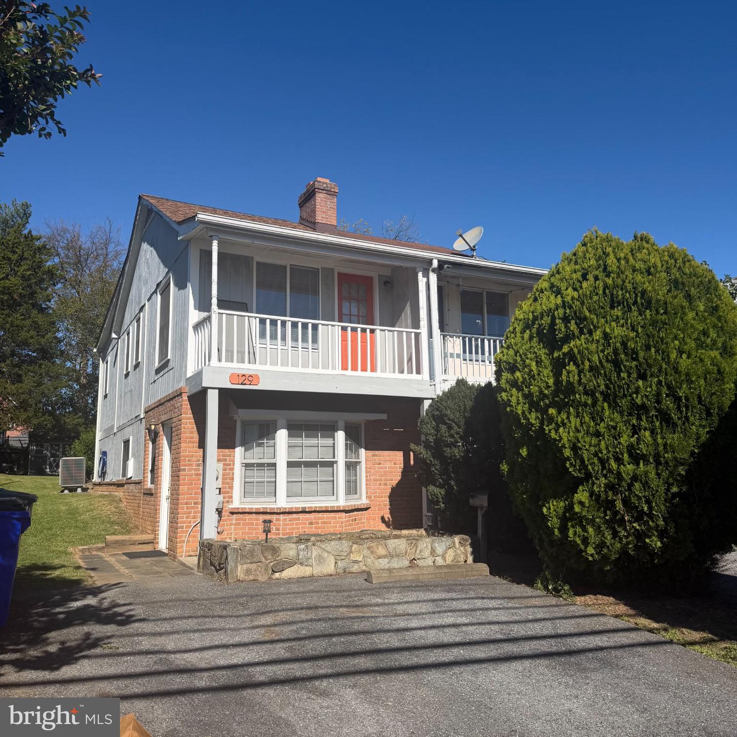 129 S Jefferson St — photo