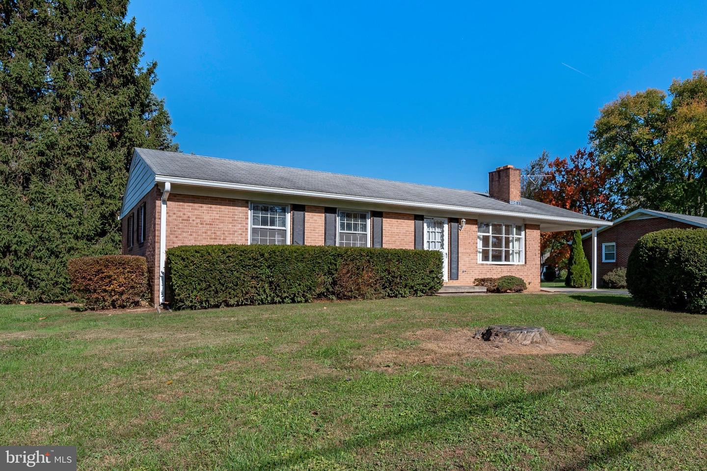6992 Clover Hill Dr — photo