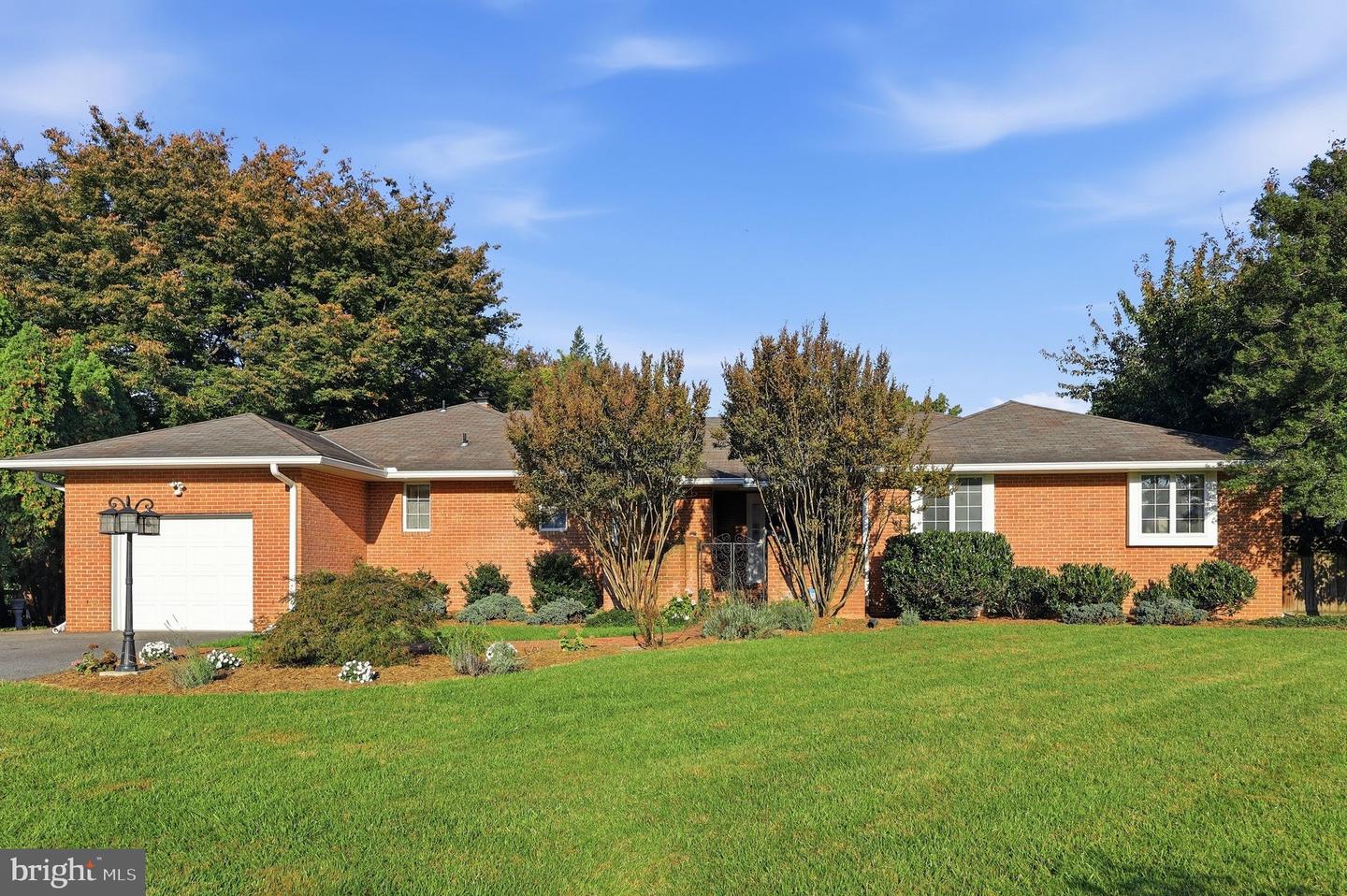 8210 Ridgelea Ct — photo
