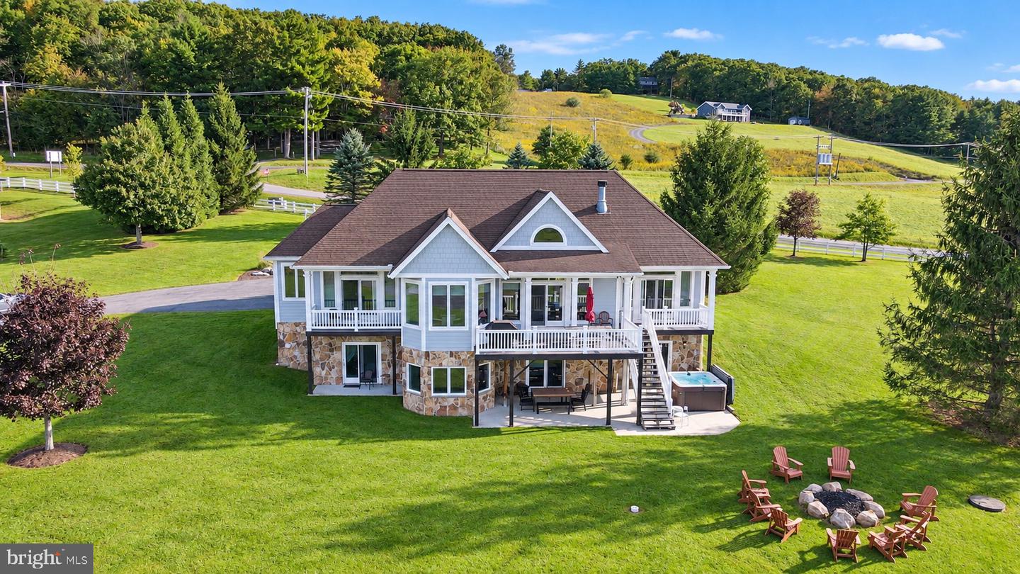 64 Pond Ct — photo