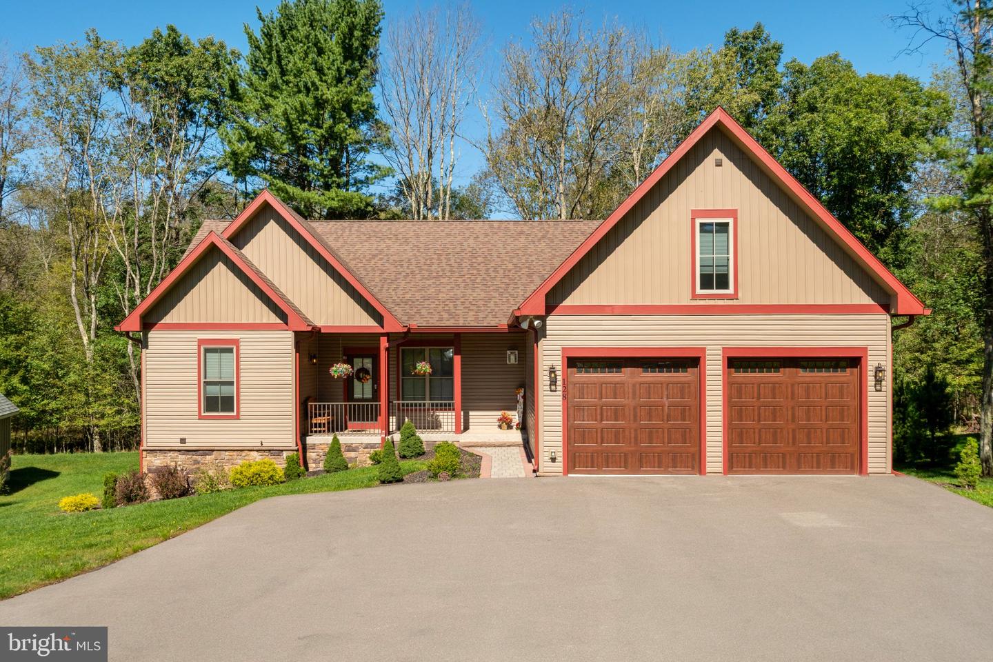 128 College Heights Ct — photo