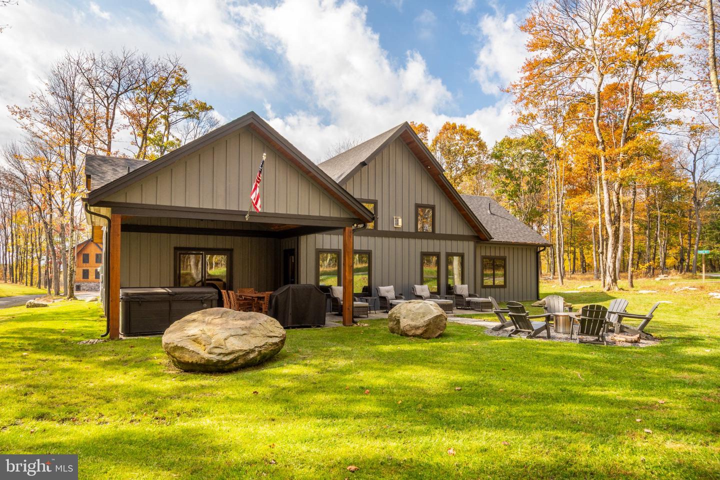17 Green Jacket Ct — photo