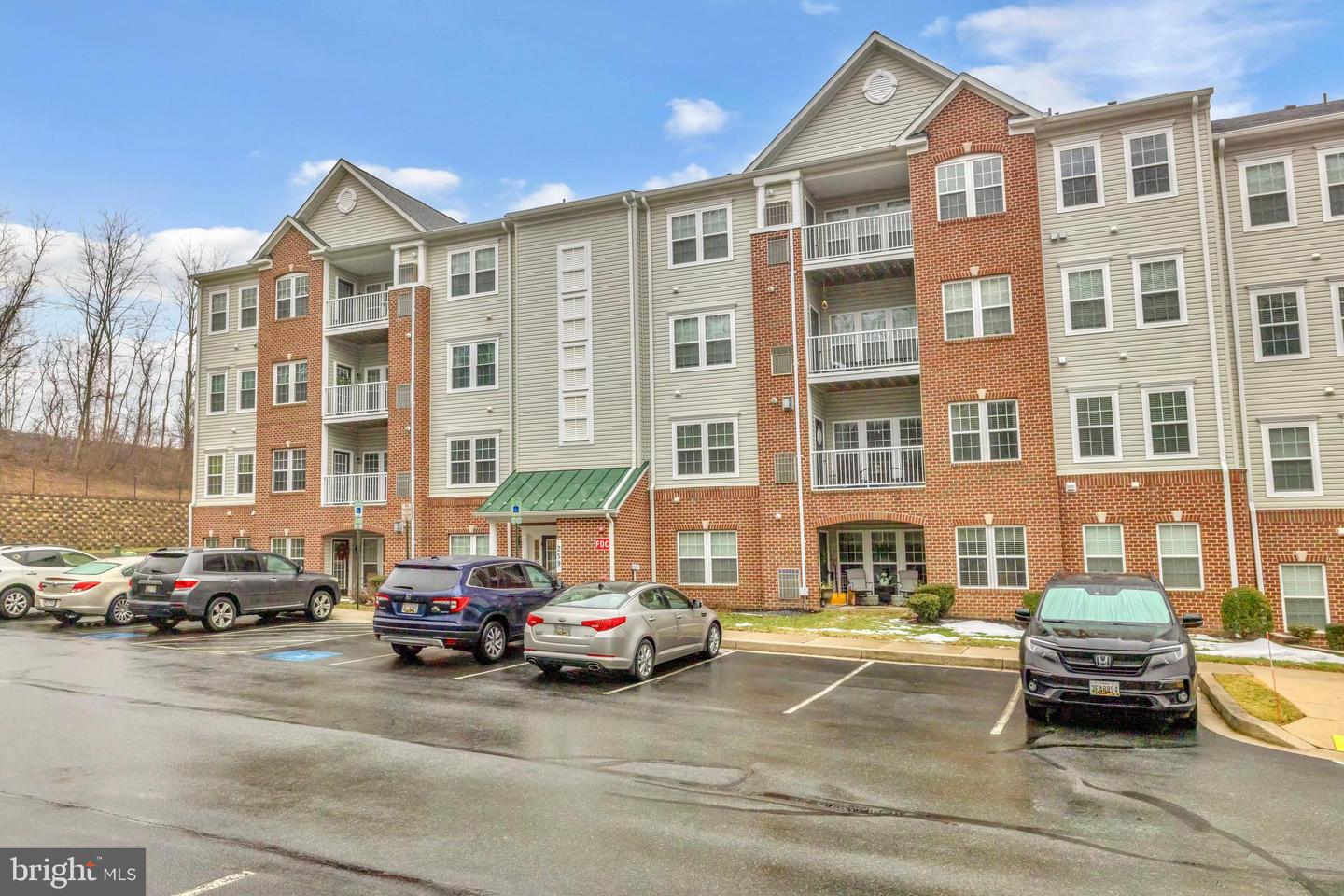259 Beckenham Cir #404 — photo