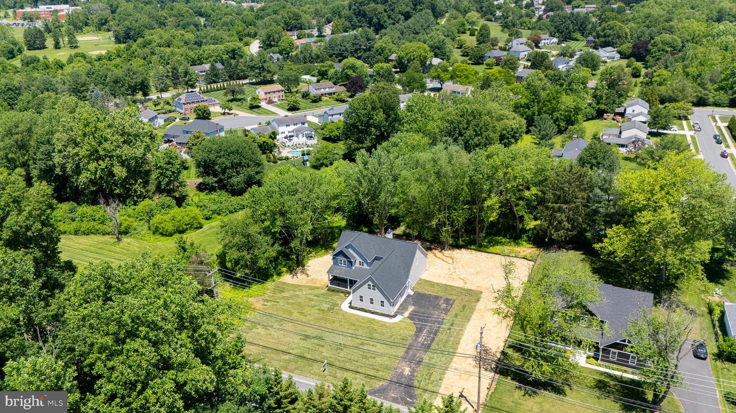 703 Fountain Green Rd N — photo