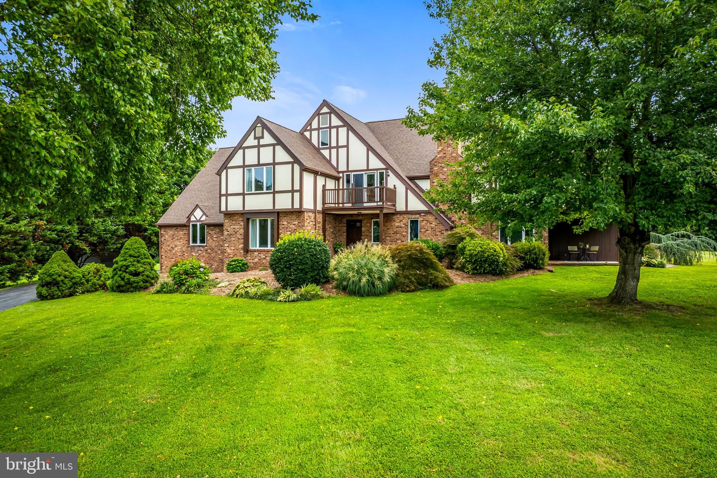 203 Locust Hill Dr — photo