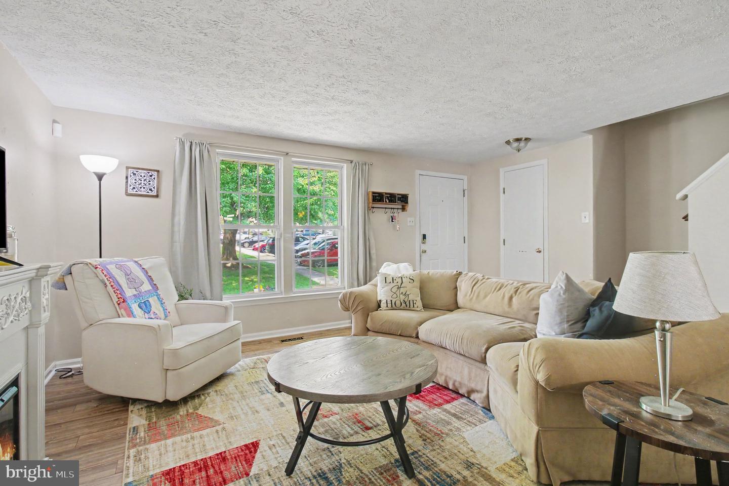351 Delmar Ct — photo