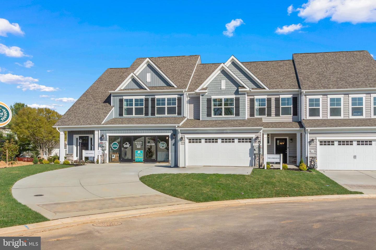 113 Touch Of Gold Dr — photo