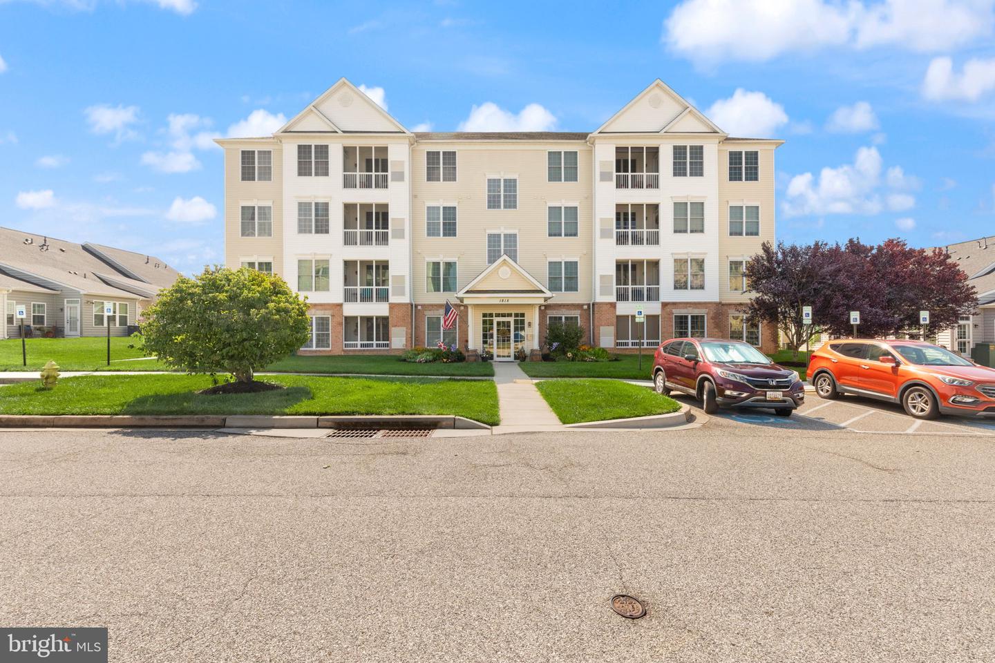 1818 Selvin Dr #301 — photo