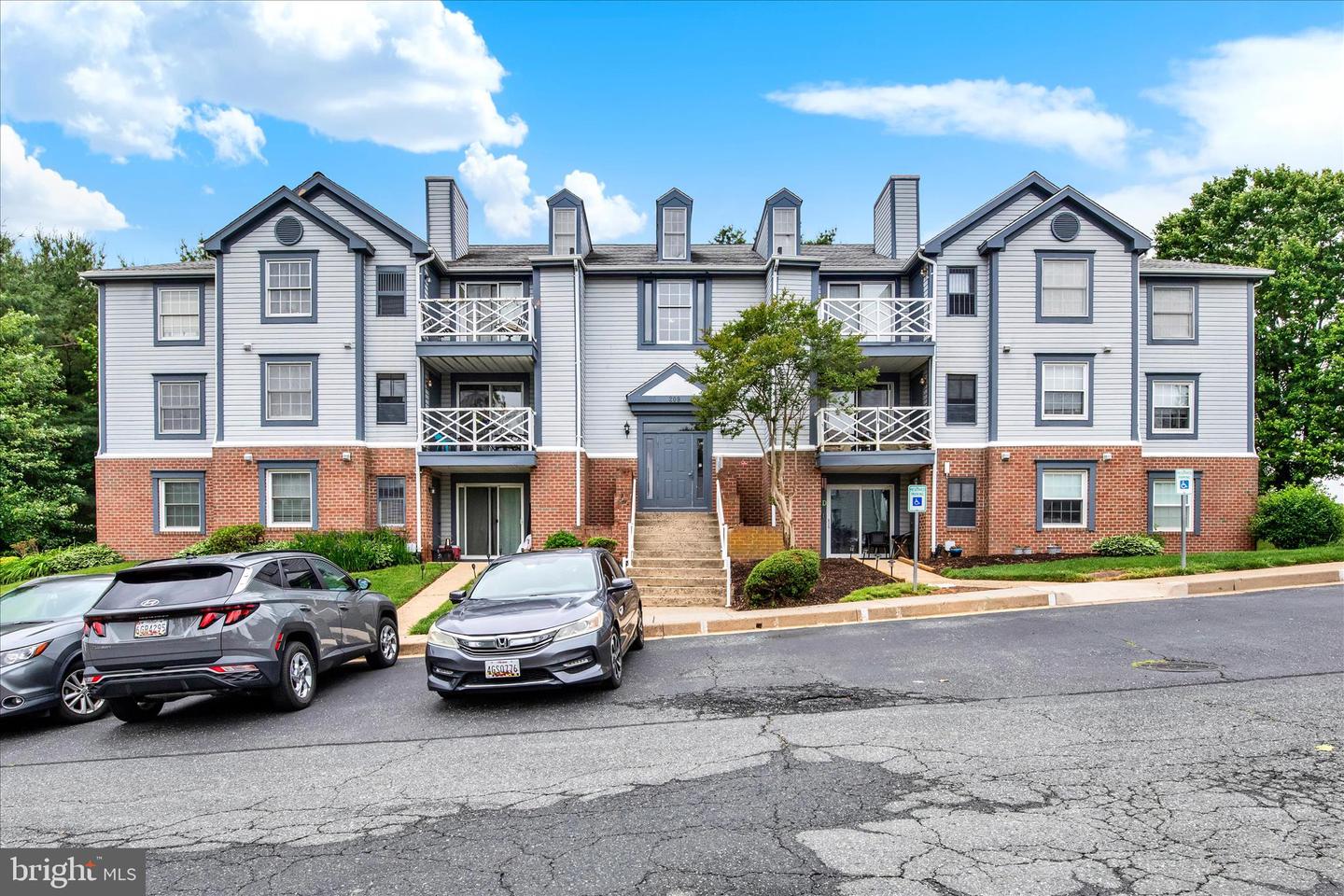 209 Oak Leaf Cir #209-F — photo