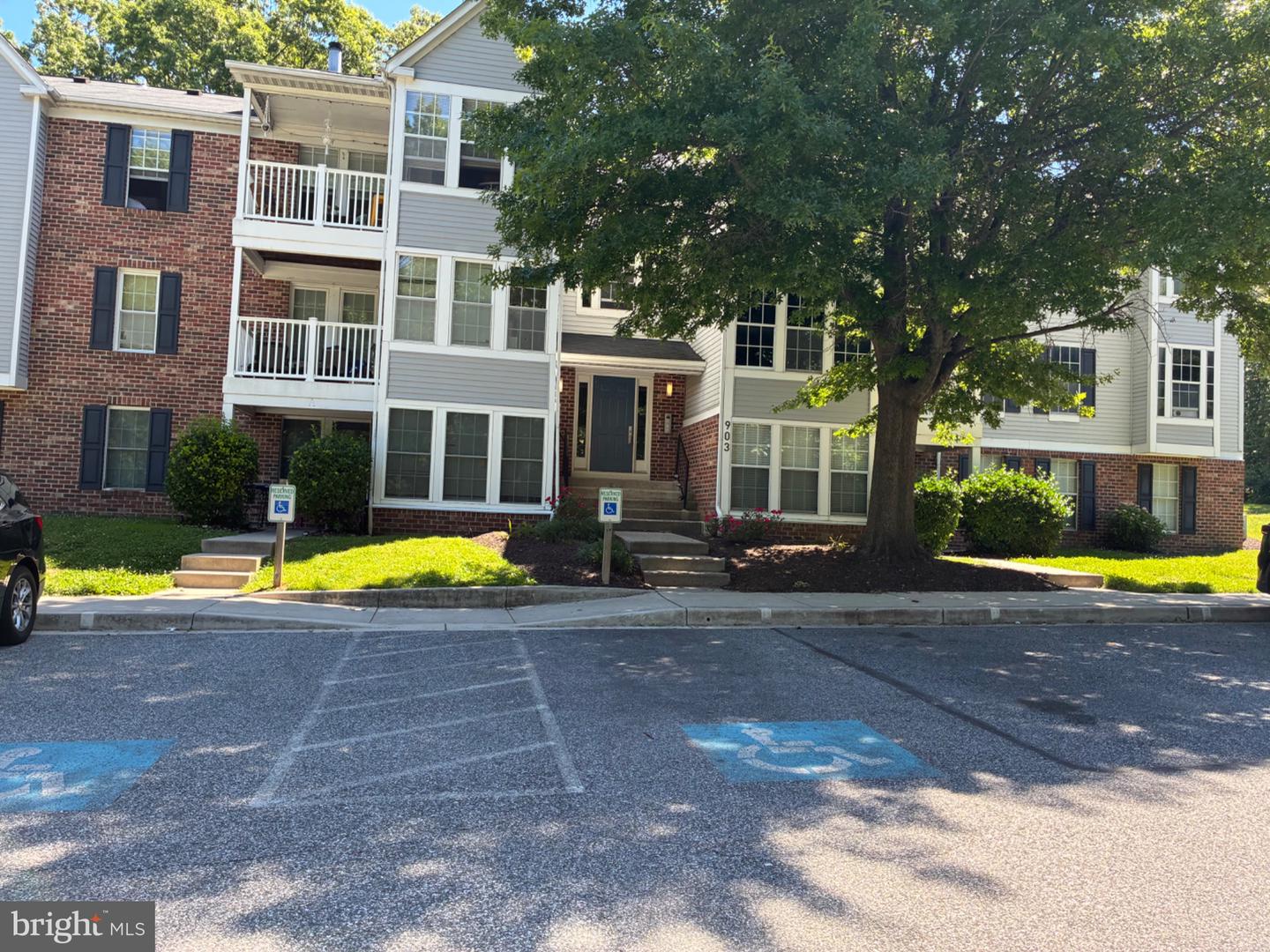 903 Woodbridge Ct #F — photo