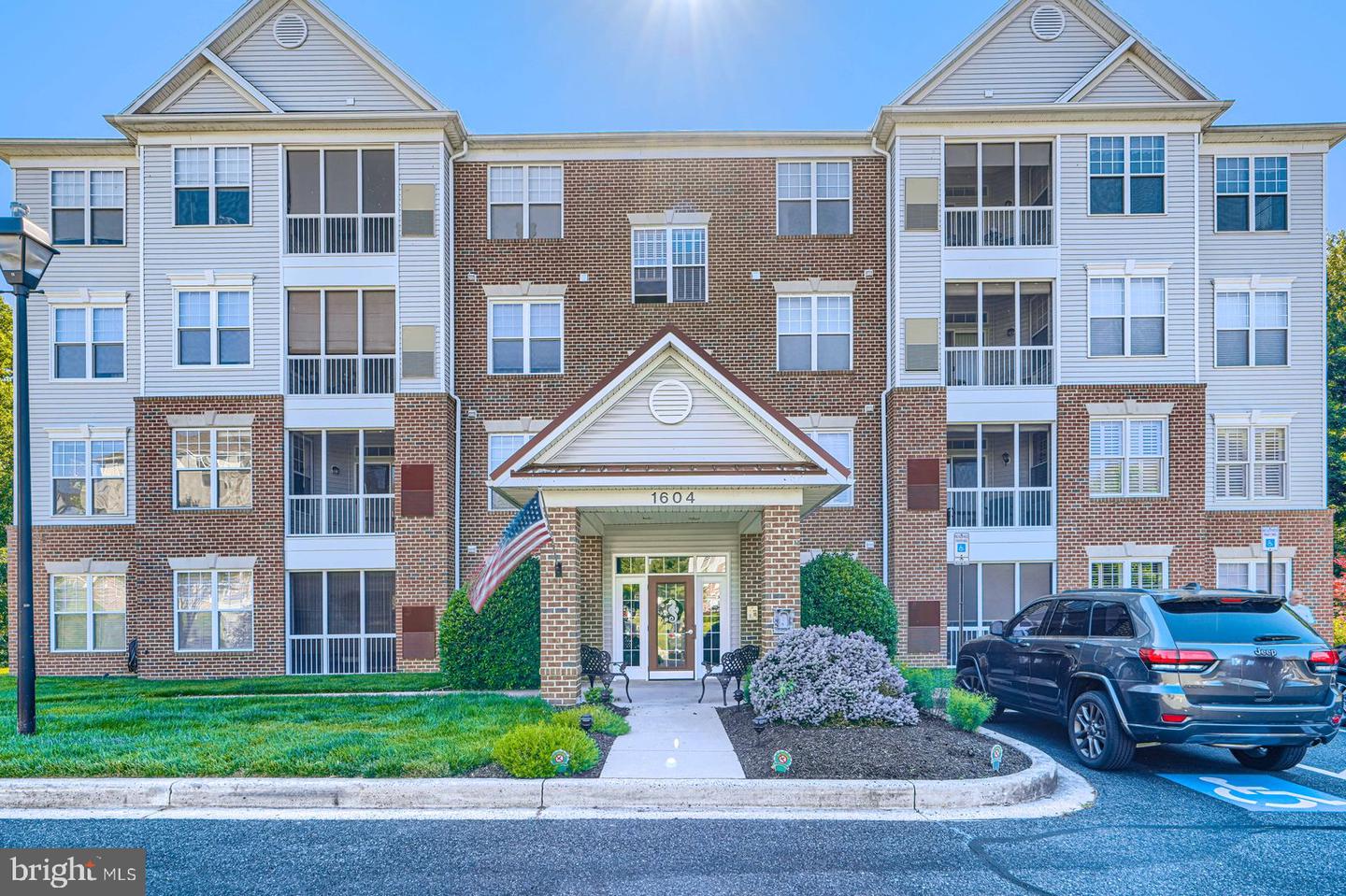 1604 Martha Ct #201 — photo