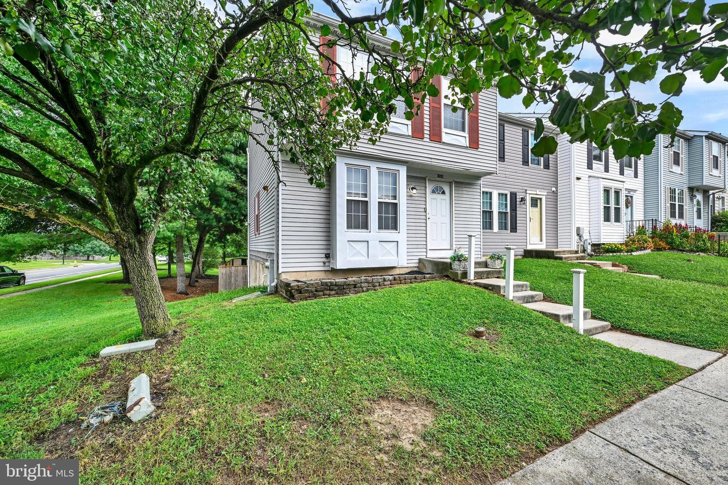1300 E Spring Meadow Ct — photo