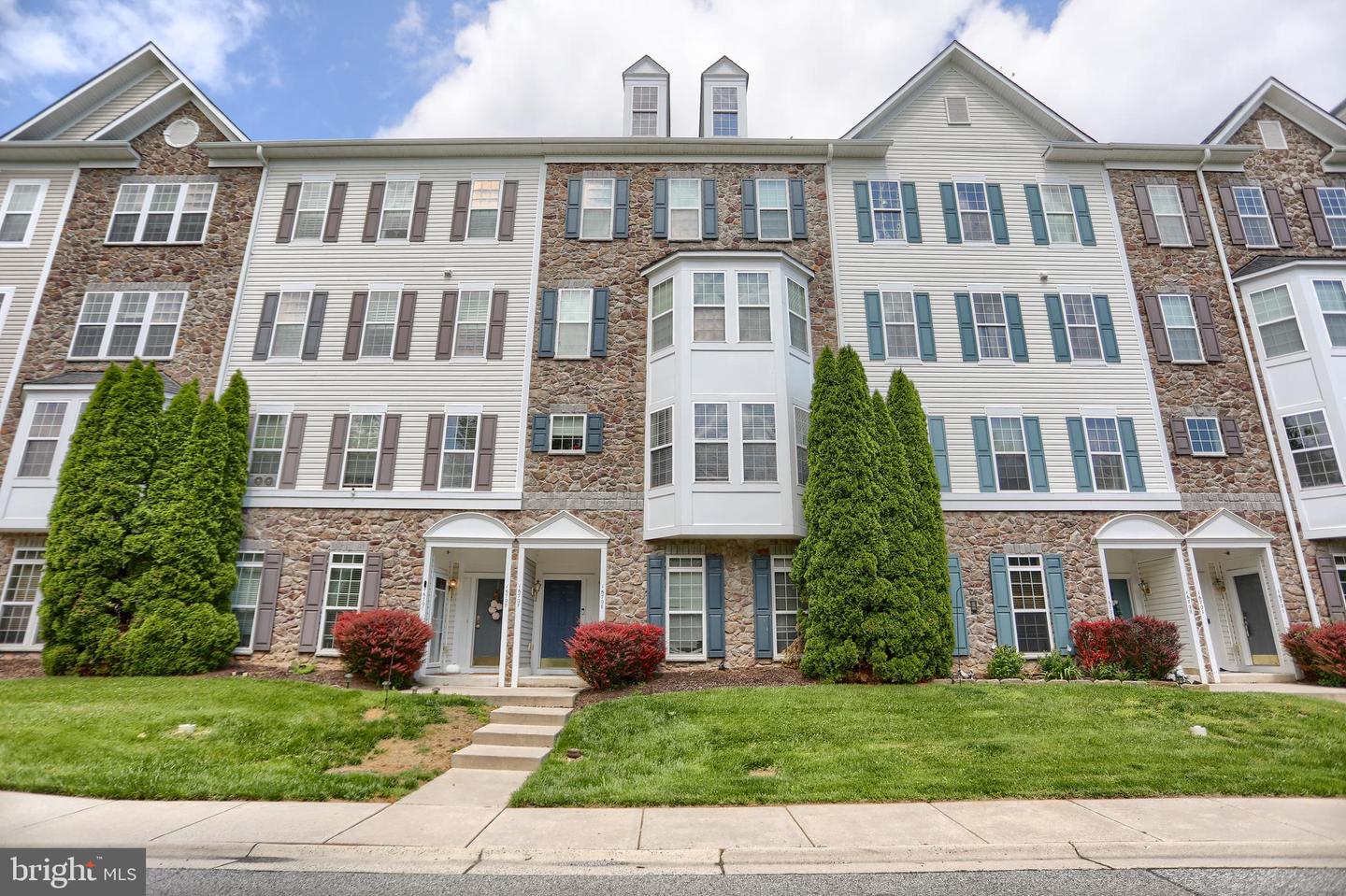 1670 Mohegan Dr #E — photo
