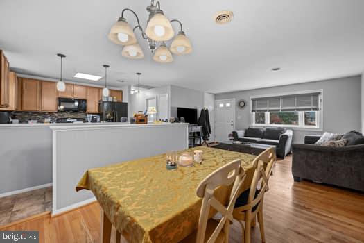 1501 Honeysuckle Dr — photo