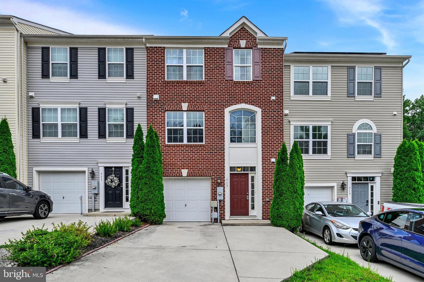 713 English Ivy Way — photo