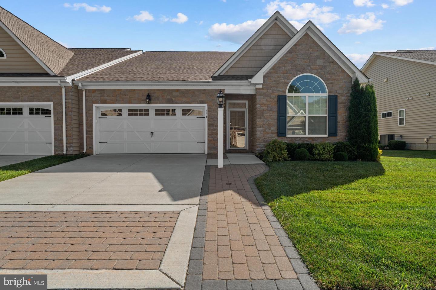 504 Silver Charm Ct — photo