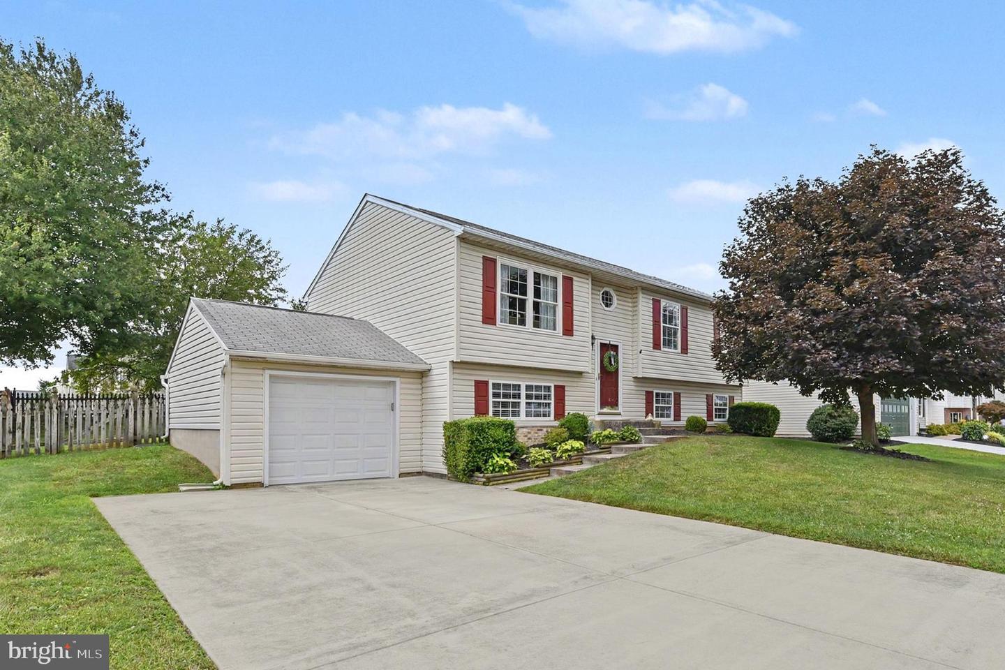 916 Winters Ct — photo