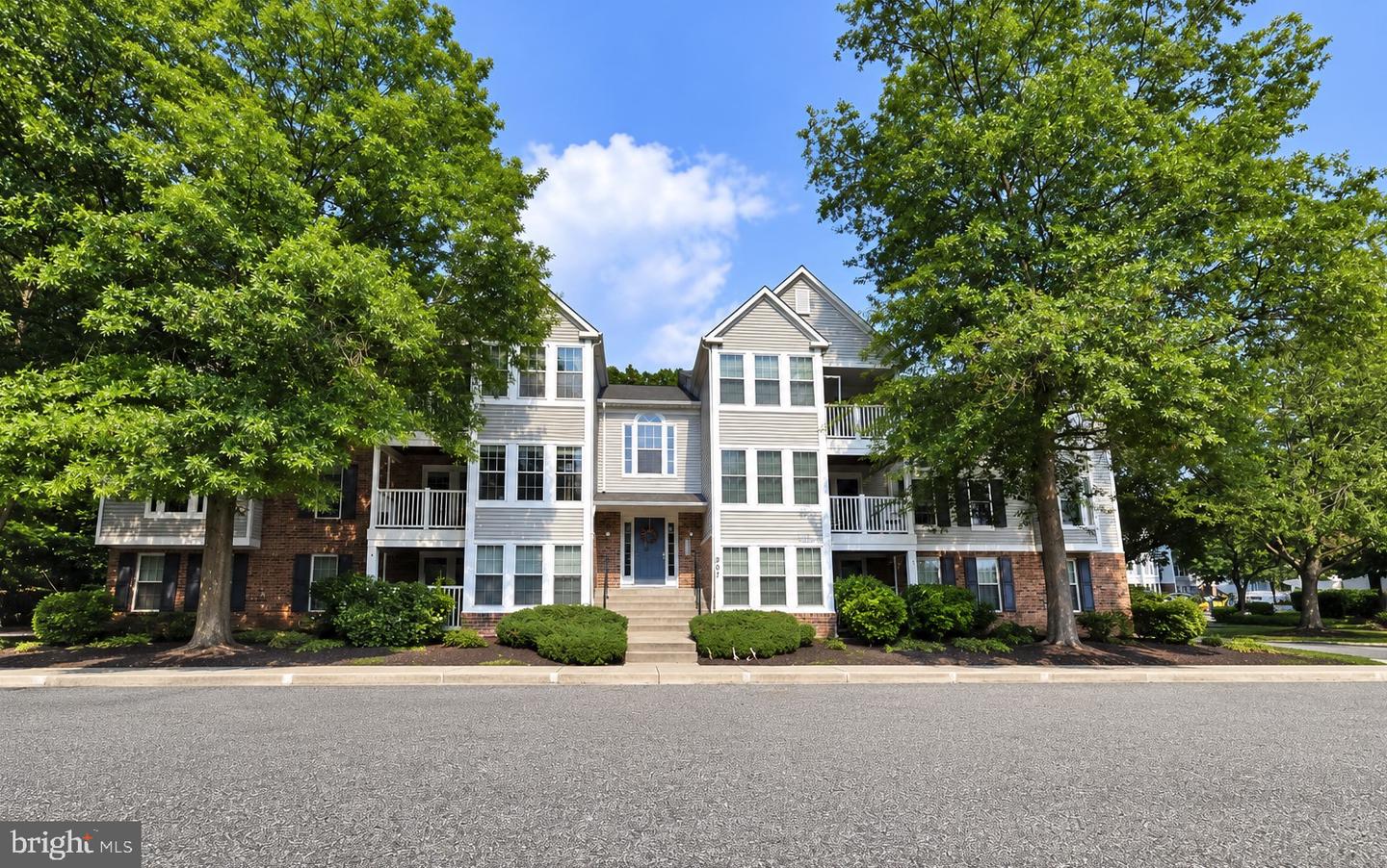 907-G Woodbridge Ct #907G — photo