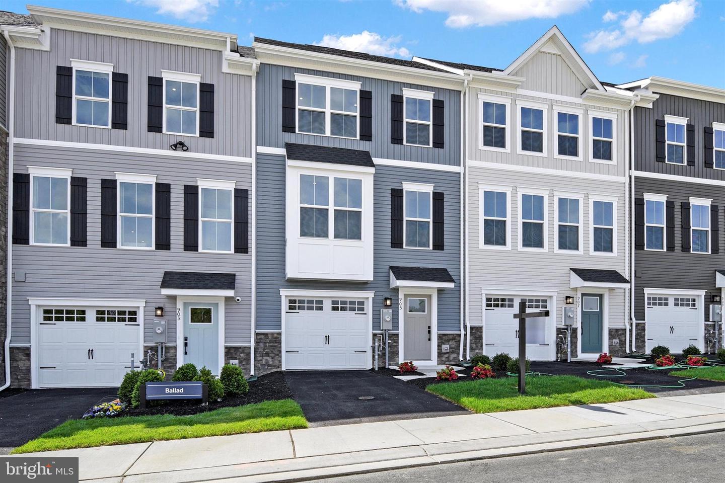 Declan Rd #Aria — photo