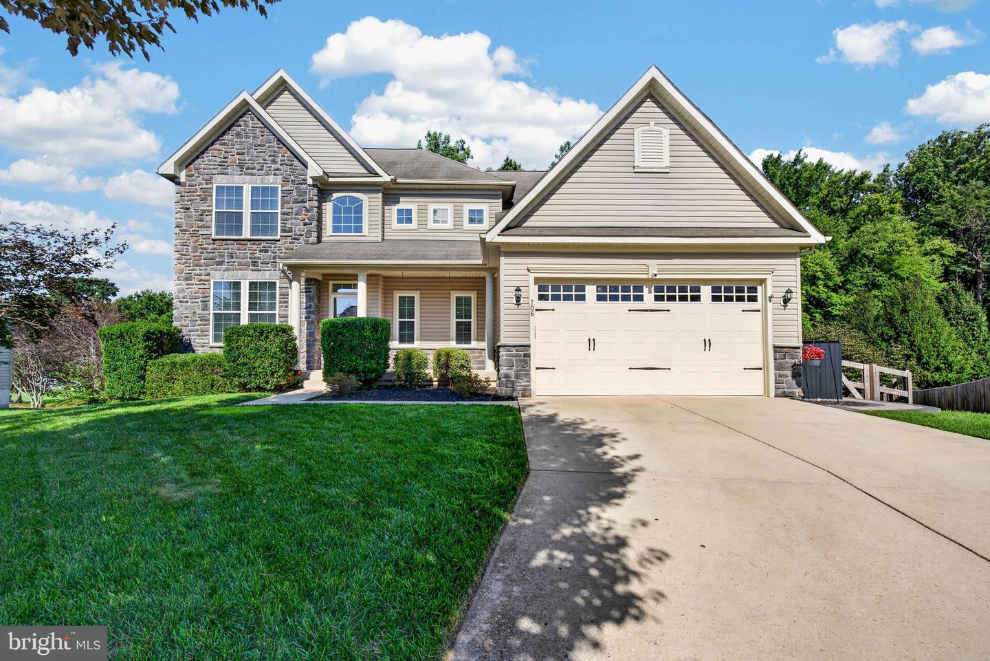 706 Northern Lights Dr — photo