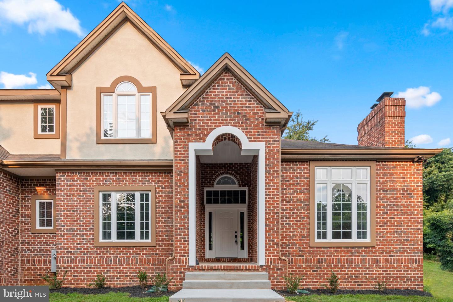 705 Singer Rd — photo