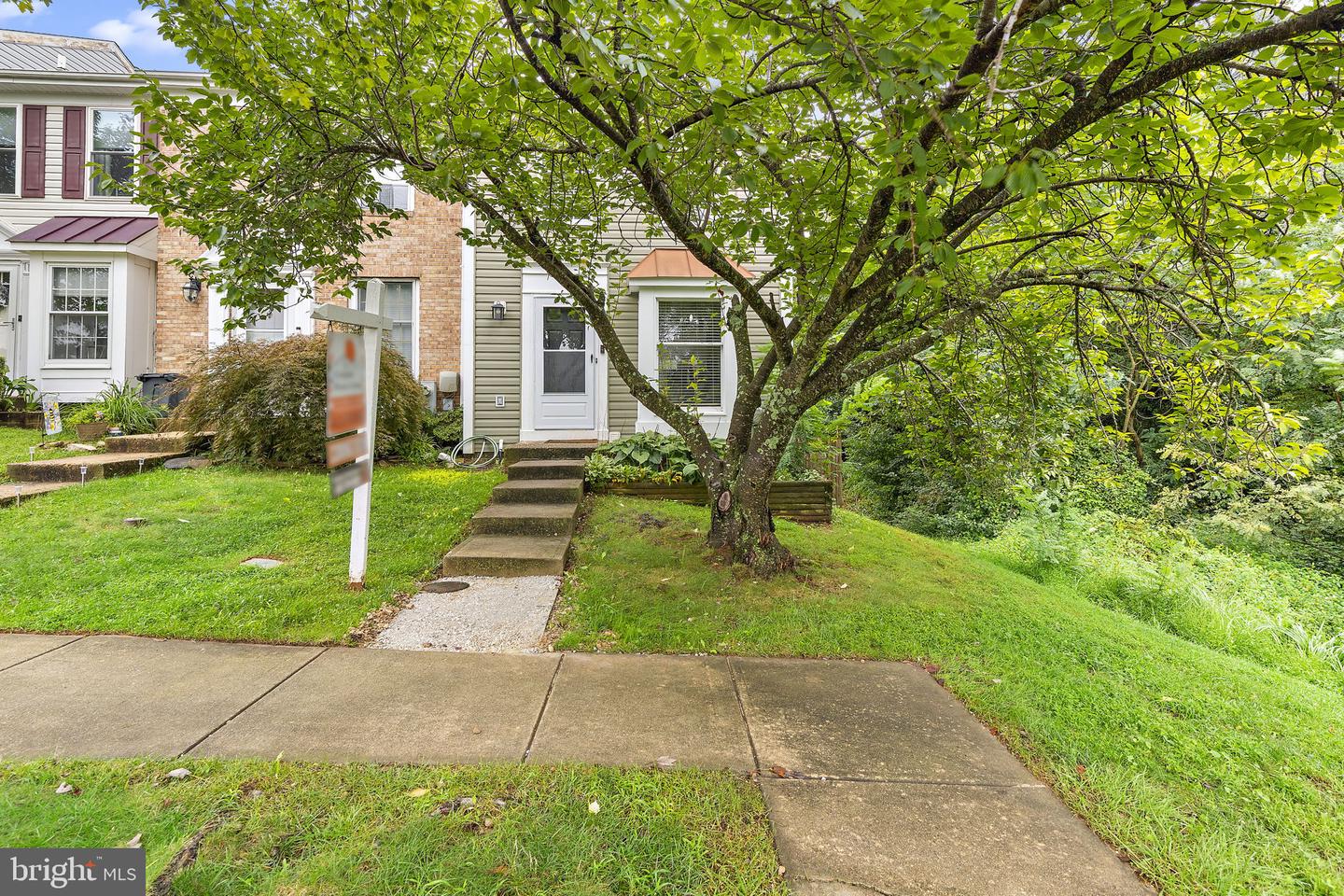 121 Spruce Woods Ct — photo