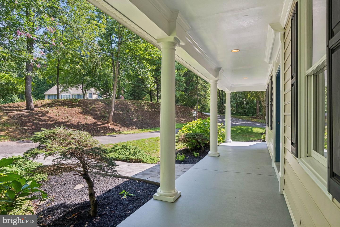 814 Saint Ann Dr — photo