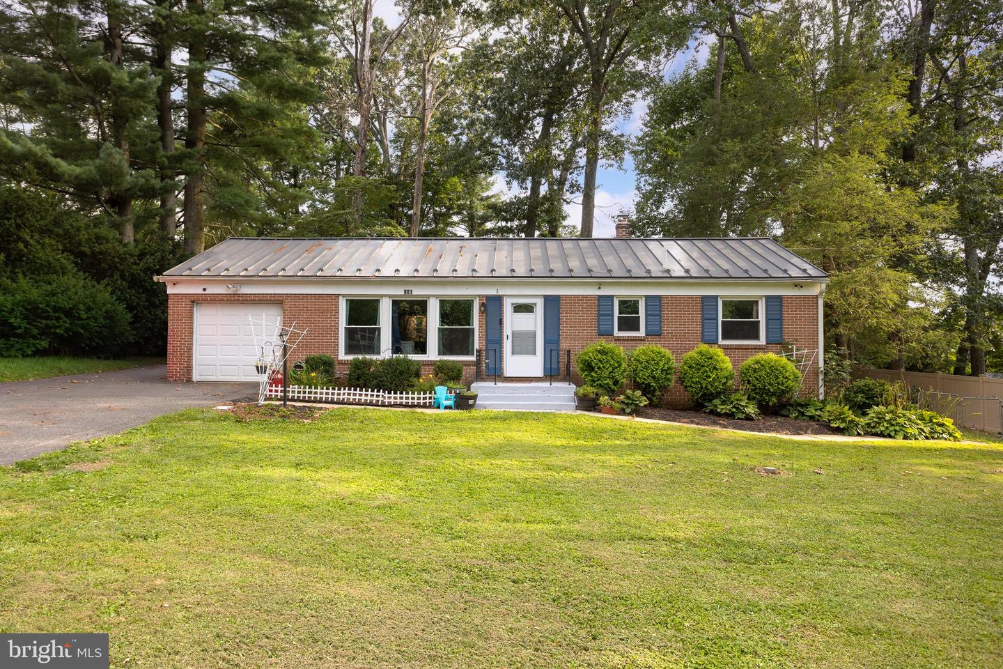 901 Moores Mill Rd — photo