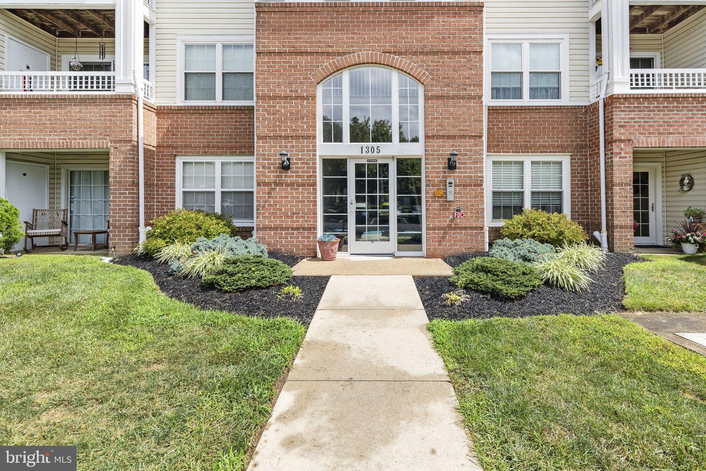 1305 Sheridan Pl — photo
