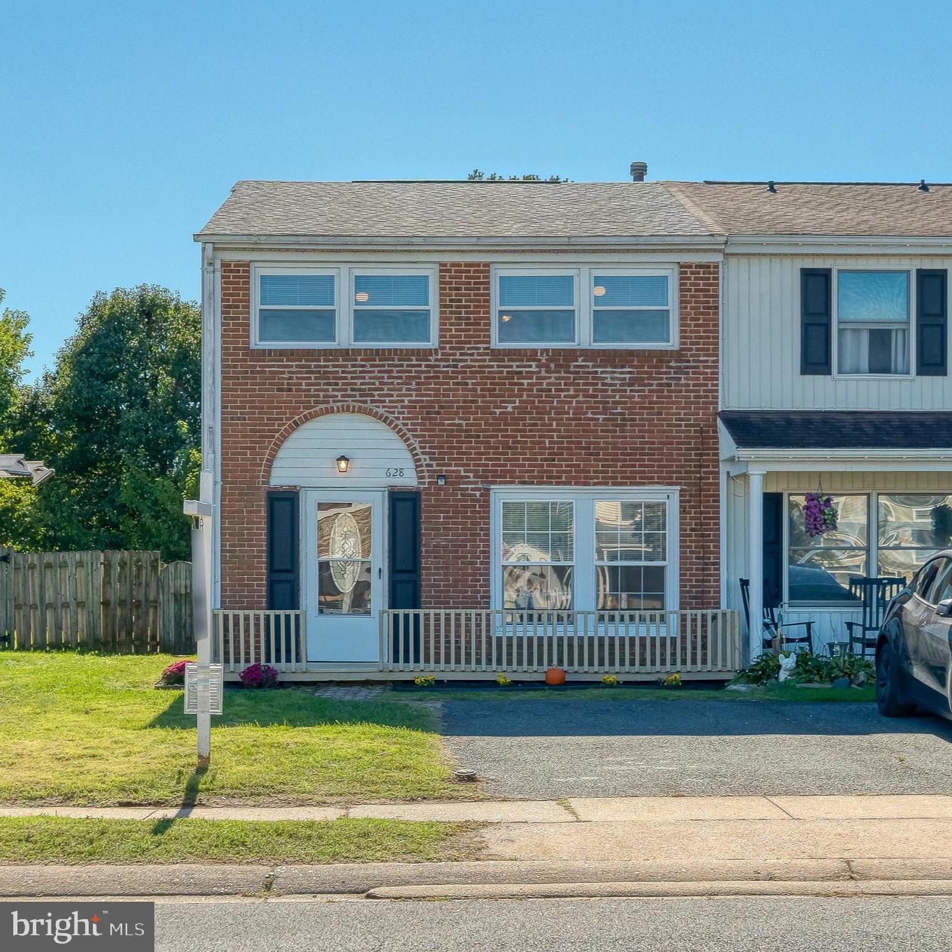 628 Shore Dr — photo