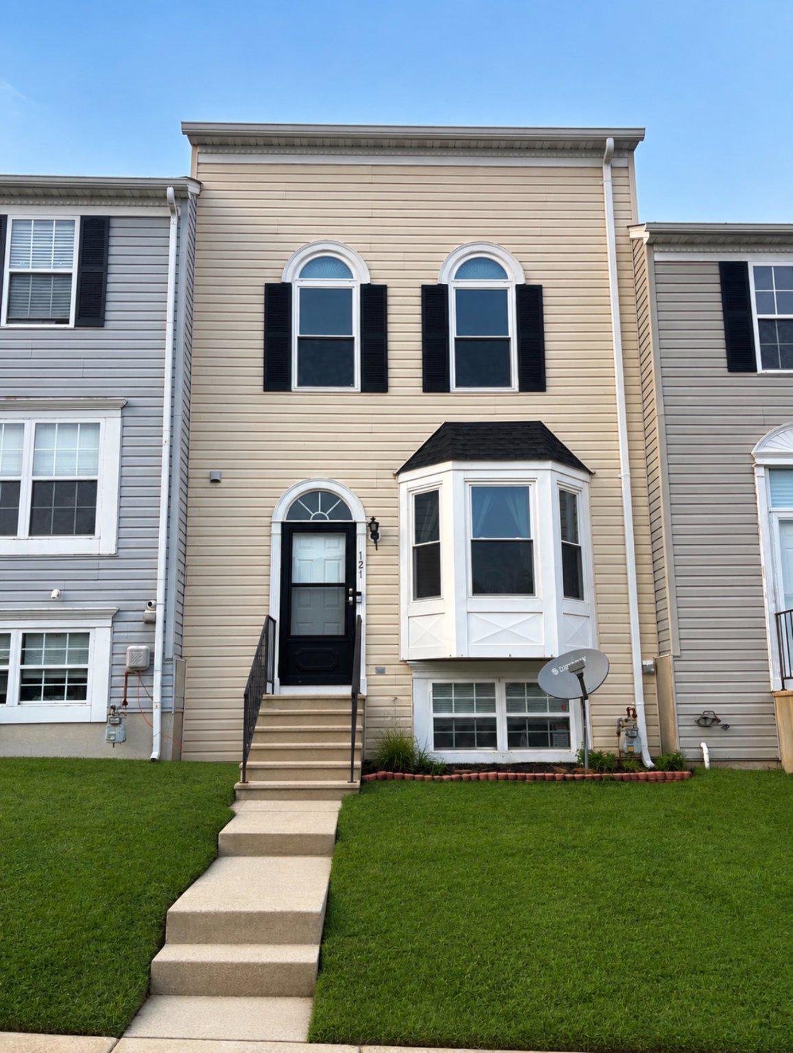 121 Hunter Ct — photo