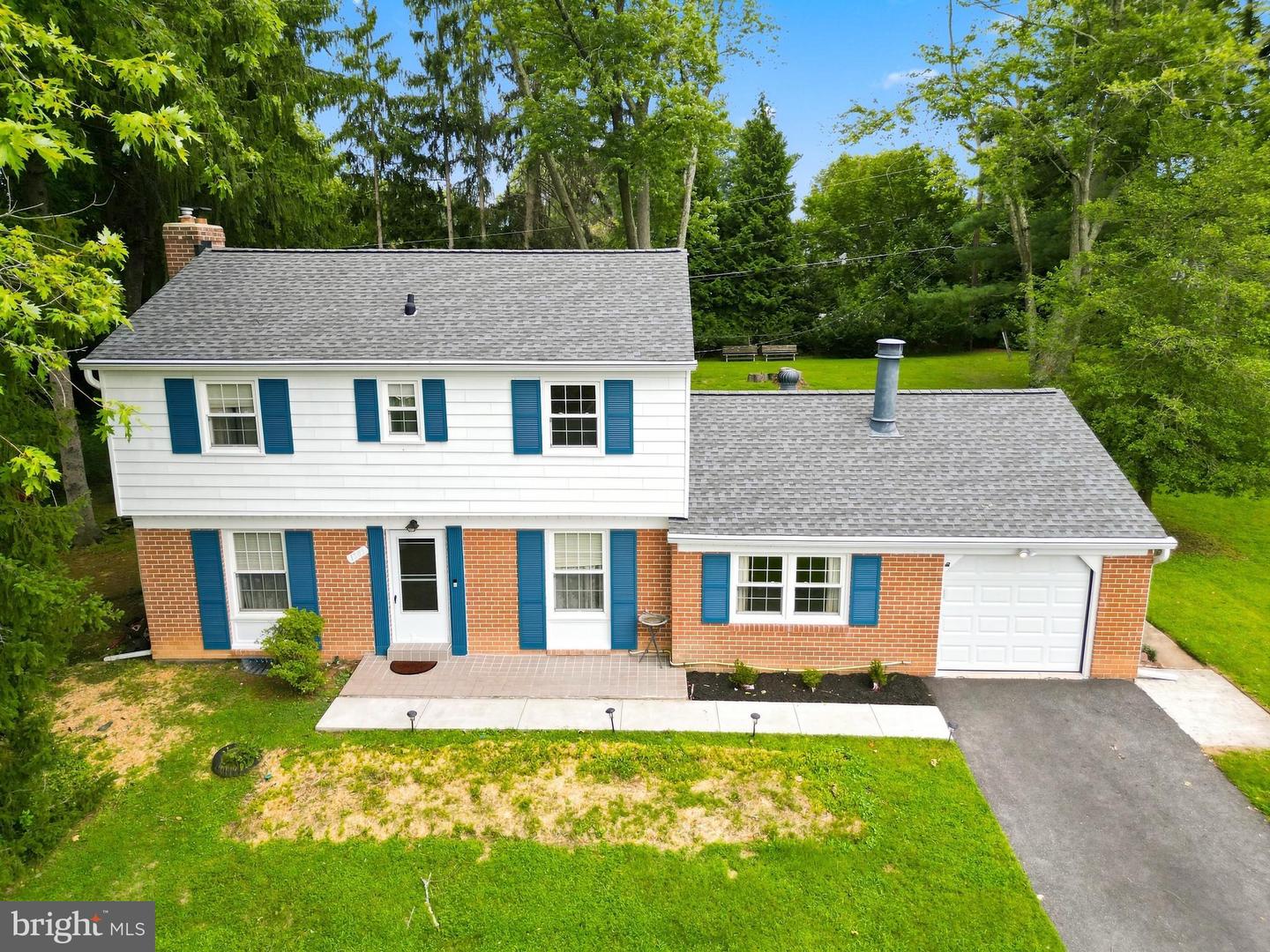 1305 Vermont Rd — photo